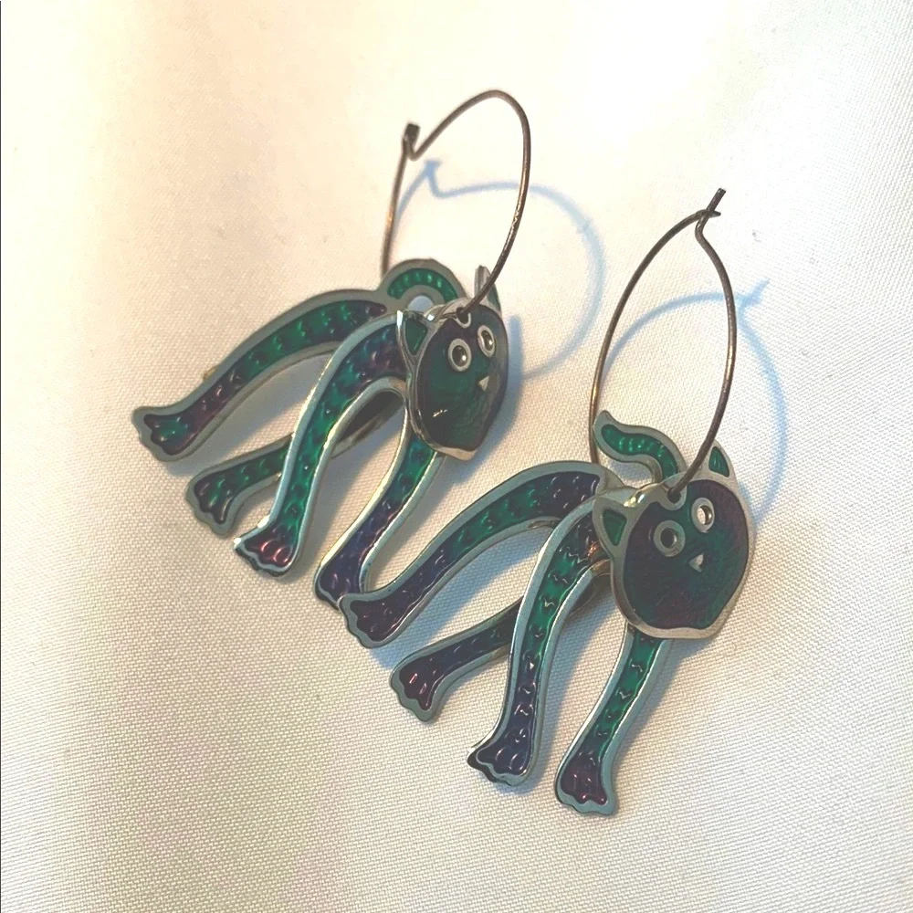 Edgar Berebi Vintage 3D Green & Purple Enamel Cat Dangle Hoop Costume Earrings